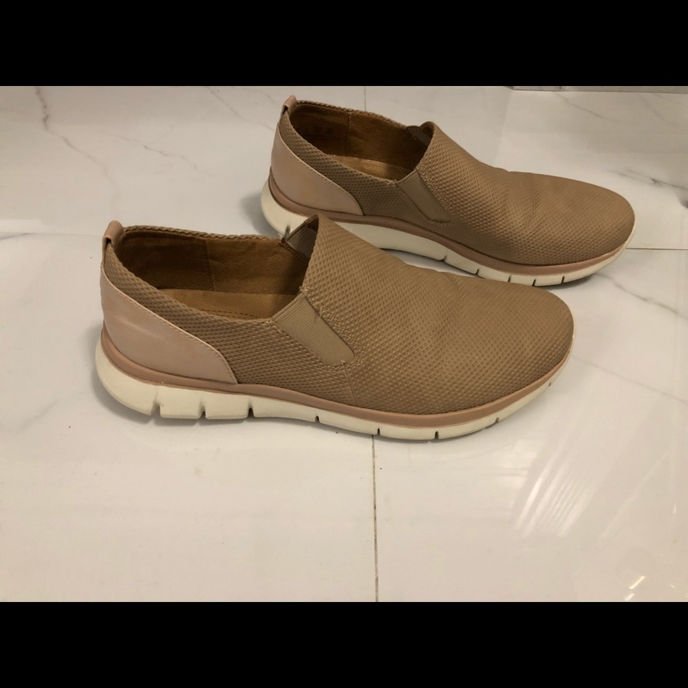 Natural Soul slip-on sneakers